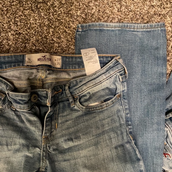 2 pairs of hollister straight leg jeans - Picture 2 of 4